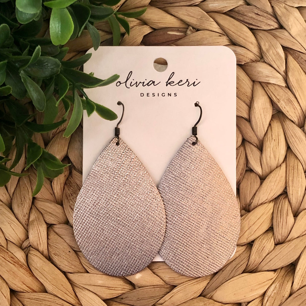 Brittany - Silver Saffiano – Olivia Keri Designs