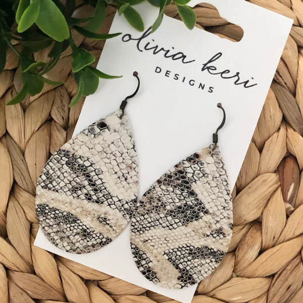 Brittany - White Snakeskin
