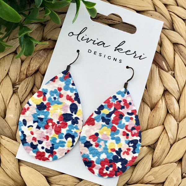 Brittany - Scattered Blooms